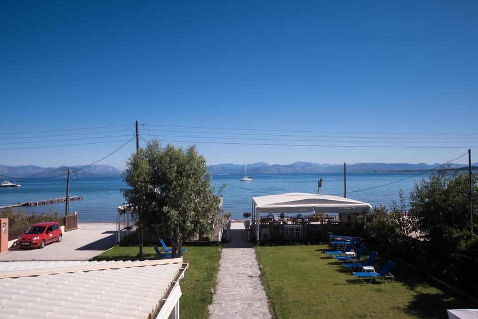 Restaurant/places to eat, Garden, Sea view