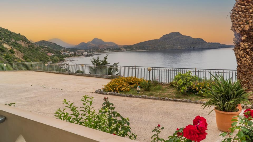 Spring, Day, Natural landscape, View (from property/room), Balcony/Terrace, Sea view