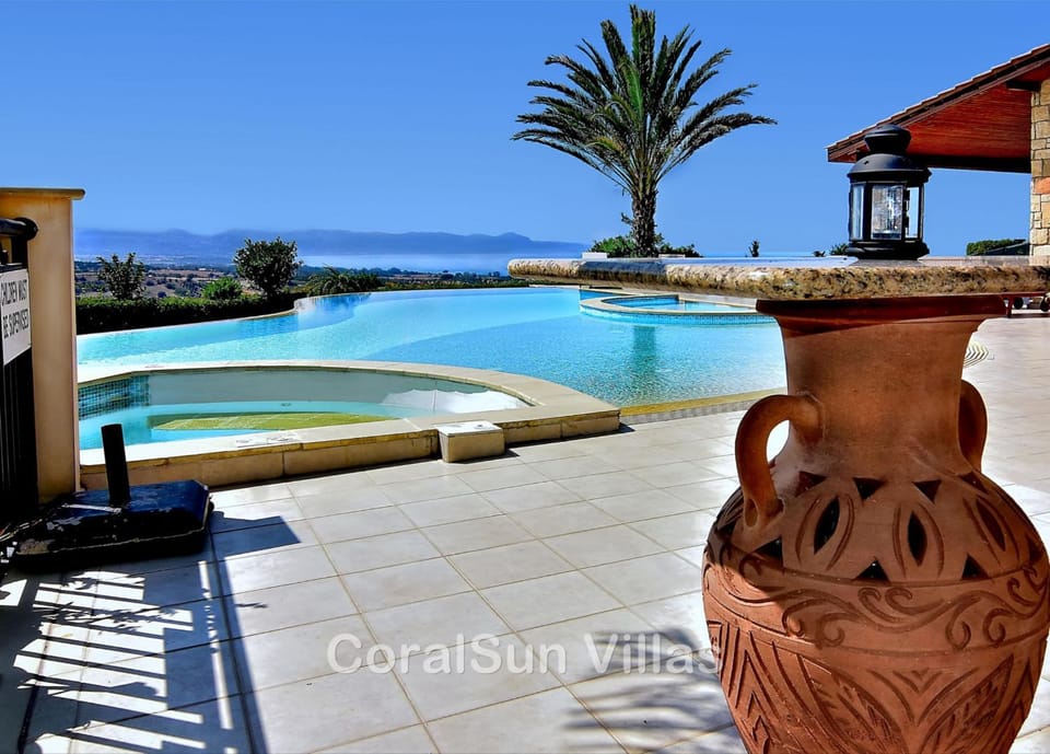ELITE Amazing Villa with Heated Pool by Coral Sun Villas Villa in Paphos District