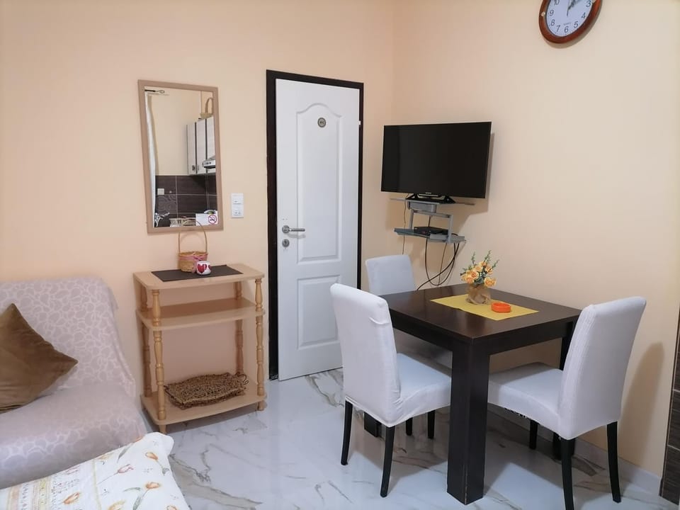 TV and multimedia, Seating area, hair dresser