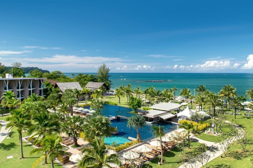 View (from property/room), Pool view