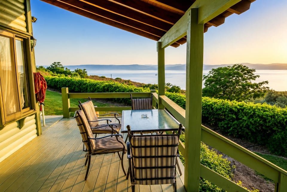 Patio, Natural landscape, View (from property/room), Balcony/Terrace, Seating area, Lake view, River view