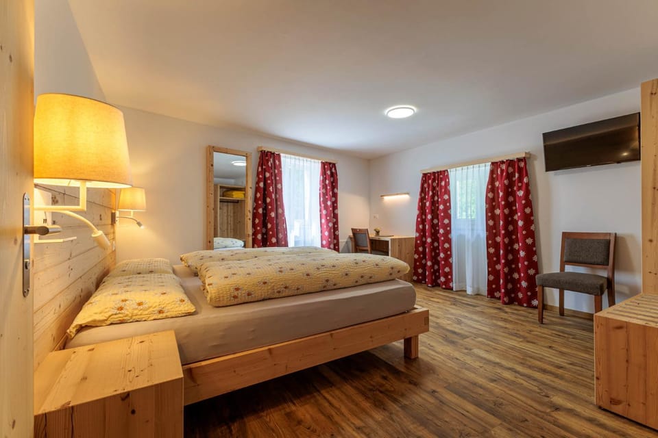 Lardi Hotel & Ristorante, Le Prese Valposchiavo Hotel in Province of Brescia