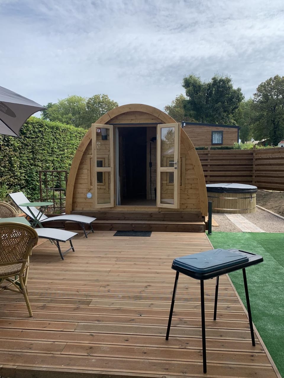 Patio, Restaurant/places to eat, BBQ facilities, Hot Tub, Bathroom, TV and multimedia, Coffee/tea facilities, Supermarket/grocery shop, Open Air Bath, stove, toaster, kitchen