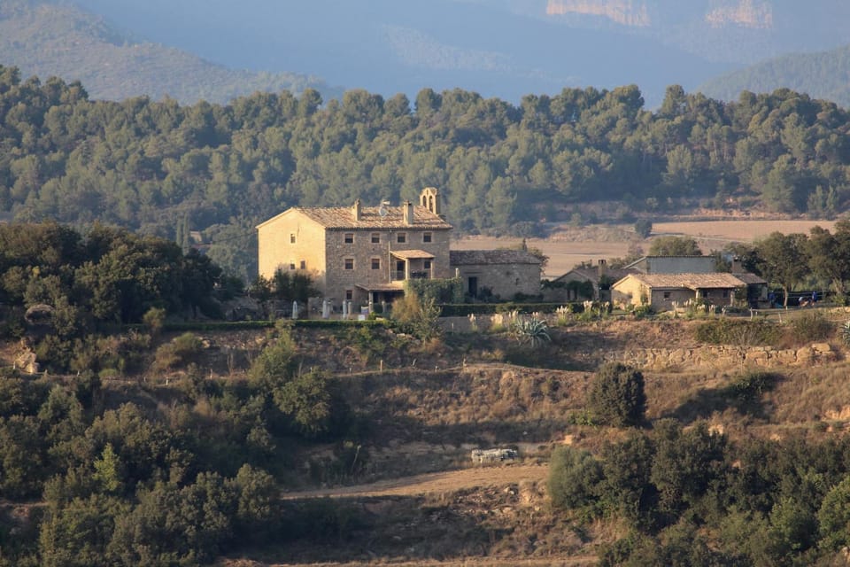 Property building, Nearby landmark, Spring, Natural landscape, Bird's eye view, Landmark view, Mountain view, Mountain view, Pool view, Swimming pool