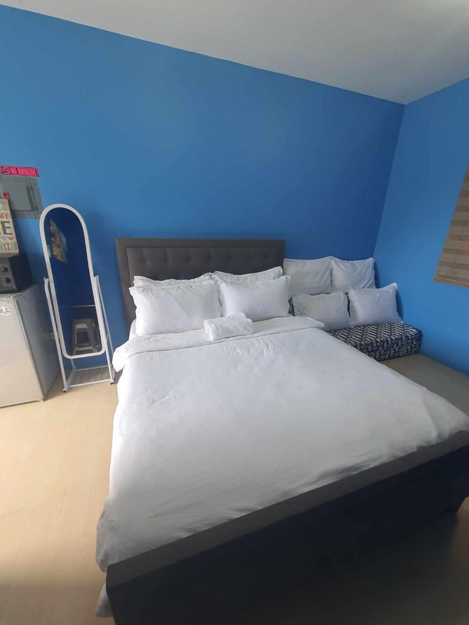 Lucena Meg's Studio Apmnt VIP rm-Near SM-Wifi Apartment in Calabarzon