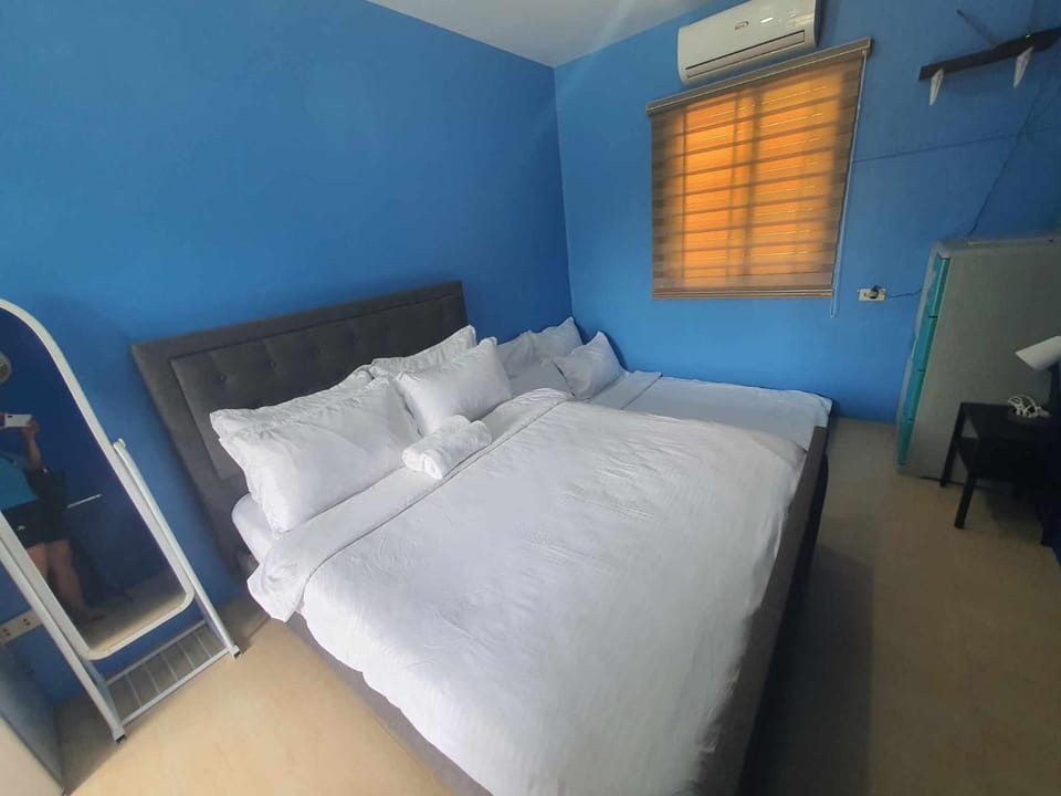Lucena Meg's Studio Apmnt VIP rm-Near SM-Wifi Apartment in Calabarzon