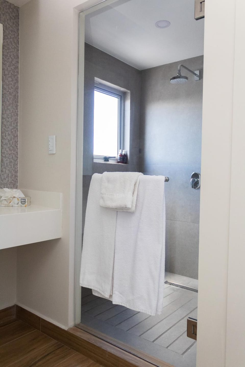 Shower, Bathroom, towels