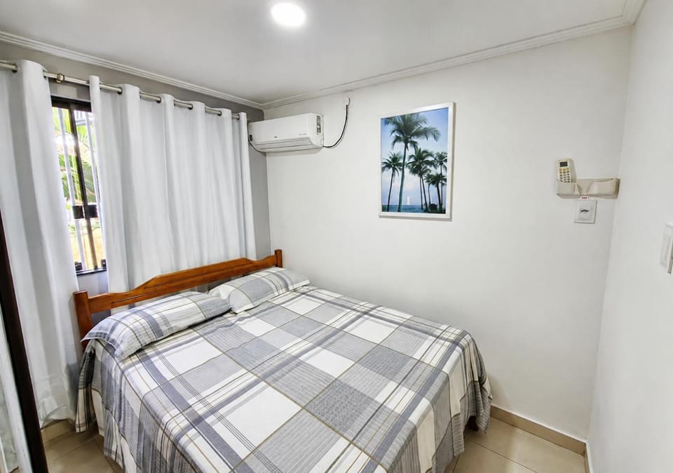 Bed, Bedroom, air conditioner
