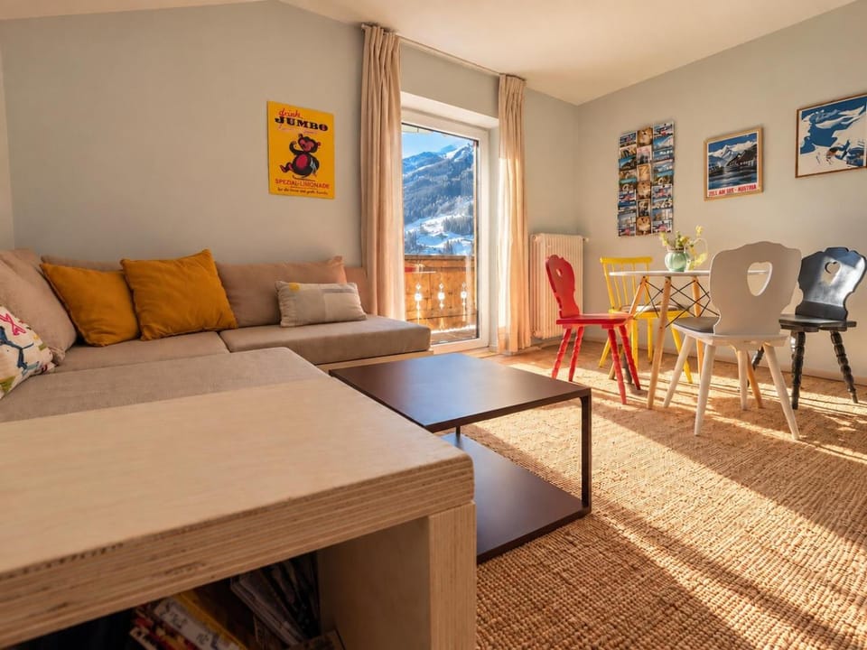 View (from property/room), Living room, Dining area