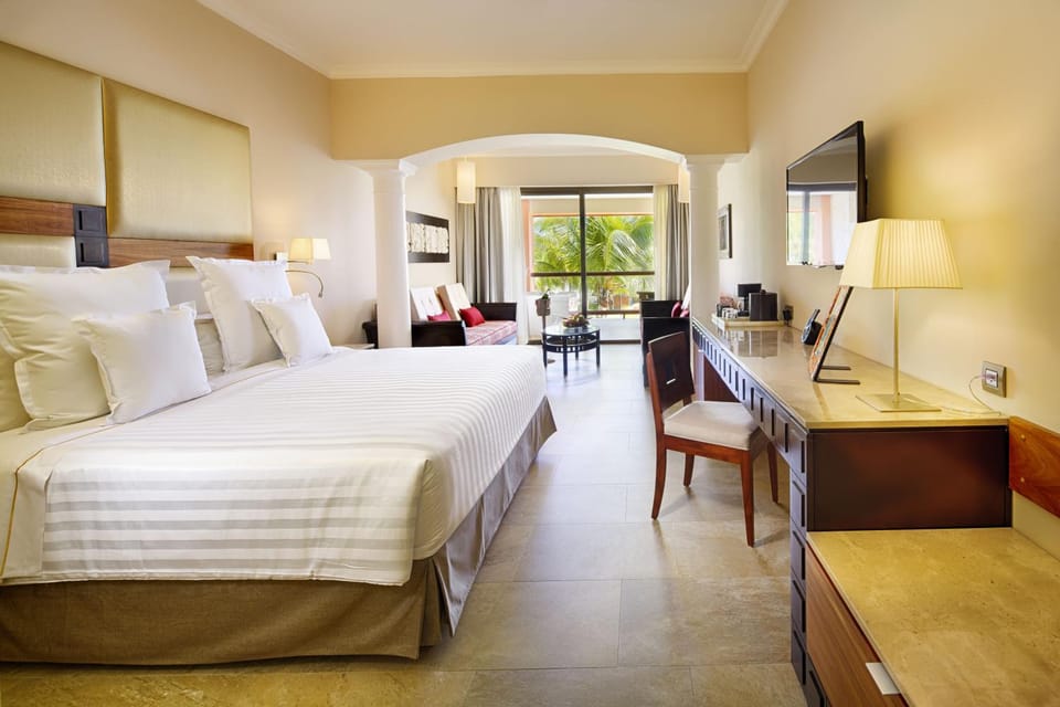 Patio, Bed, Garden, Balcony/Terrace, Photo of the whole room