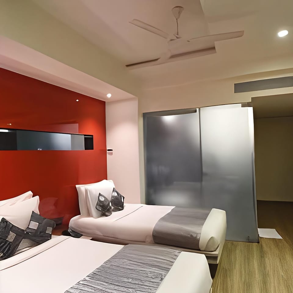 Bed, Photo of the whole room, Bedroom, air conditioner