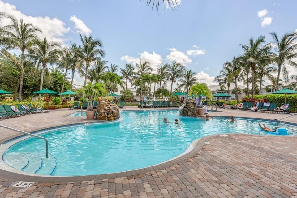Lovely Lely House in Lely Resort