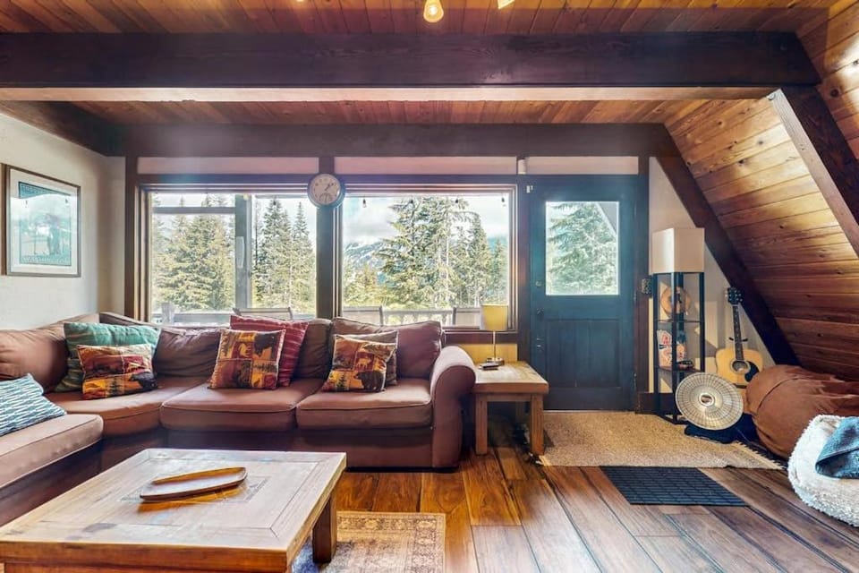 Hyak Duplex Cabin Cabin in Snoqualmie Pass