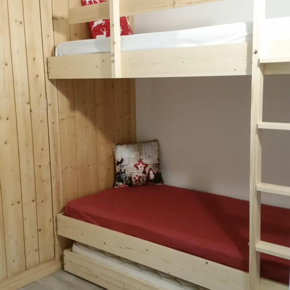 bunk bed