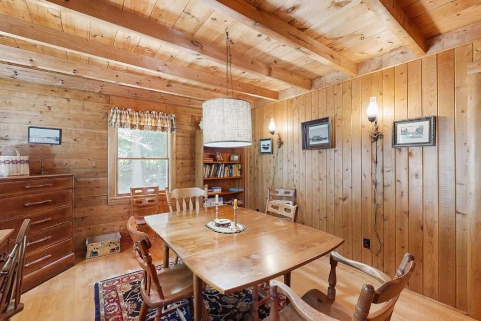 Charloon Cabin Cabin in Beaver Cove