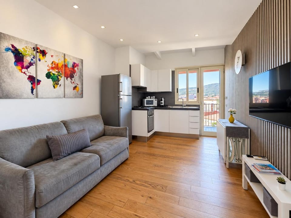 Kitchen or kitchenette, Living room, Dining area