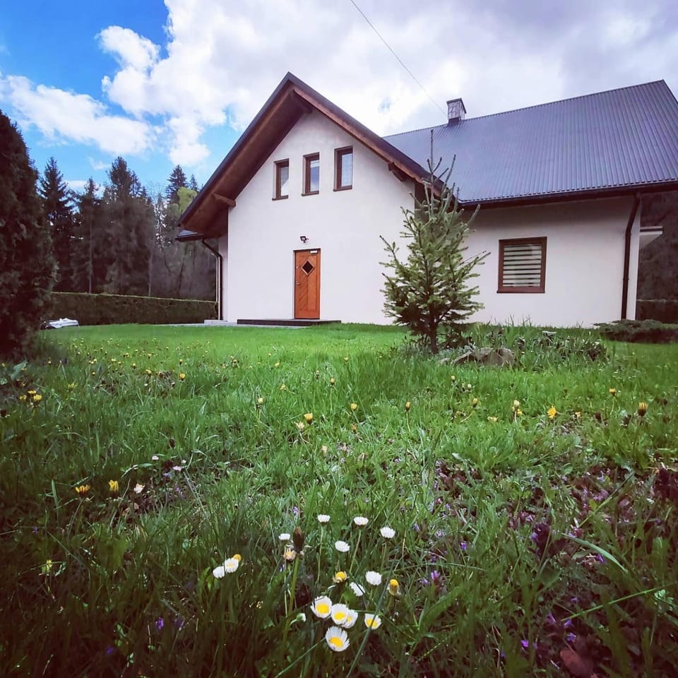 Property building, Spring, Day, Natural landscape, Garden, Garden view