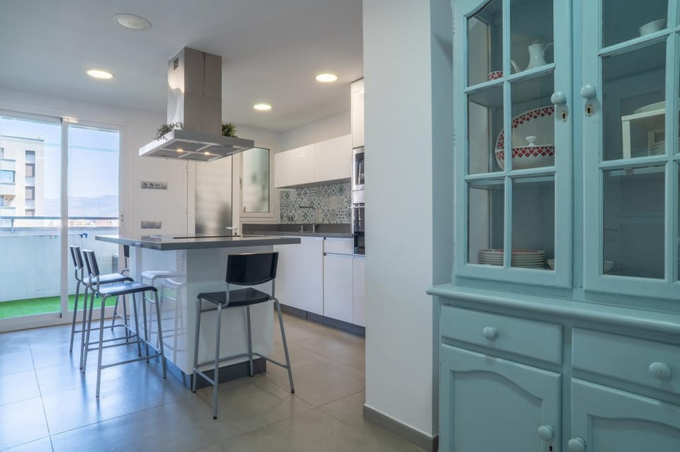 Kitchen or kitchenette, Dining area, dishwasher, oven, stove