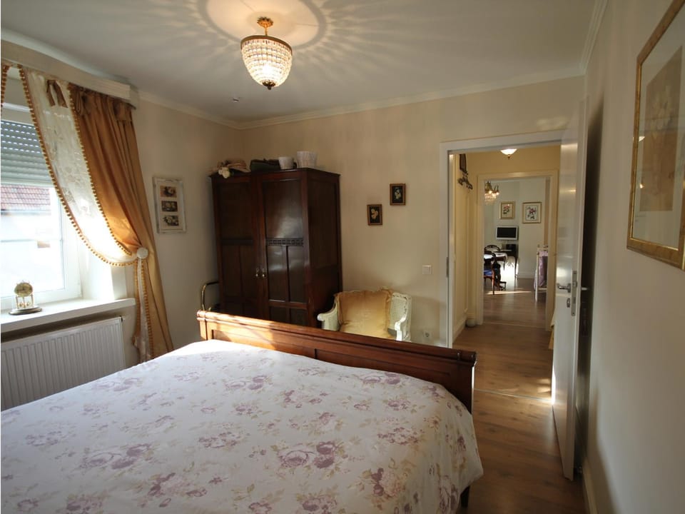 Bed, Photo of the whole room, Decorative detail