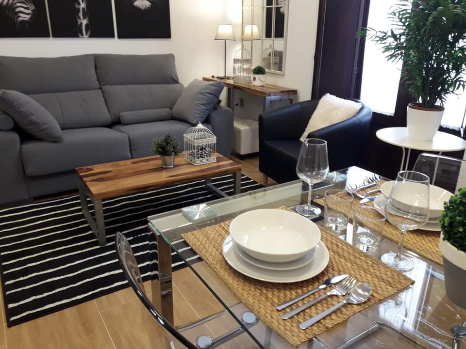 Living room, Dining area