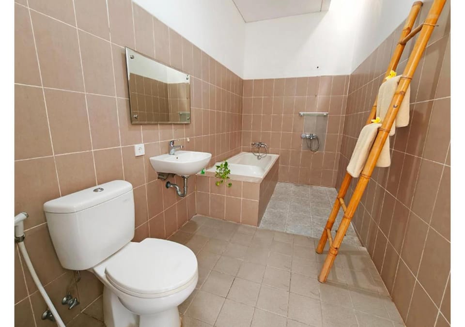 Shower, Toilet, Bathroom, Bath