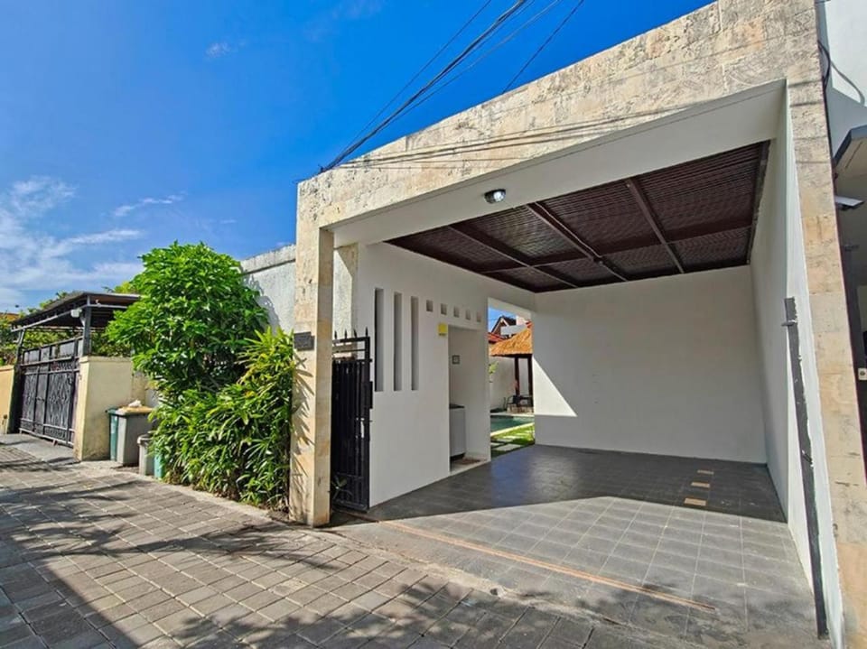 Property building, Parking
