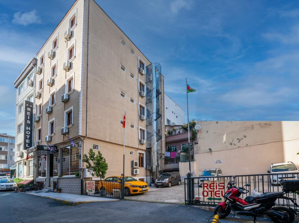 City view, Street view