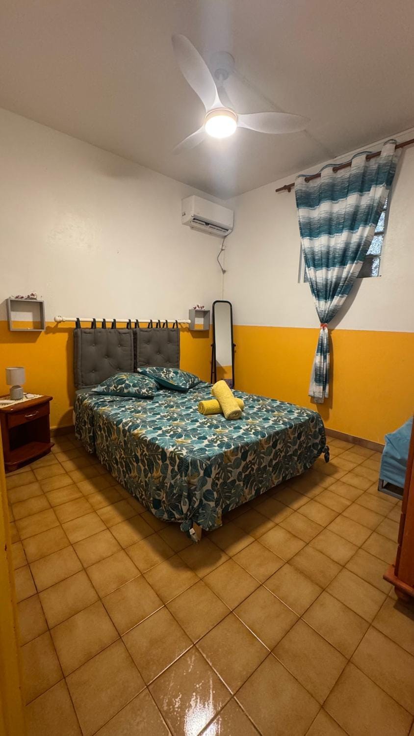 Photo of the whole room, Bedroom