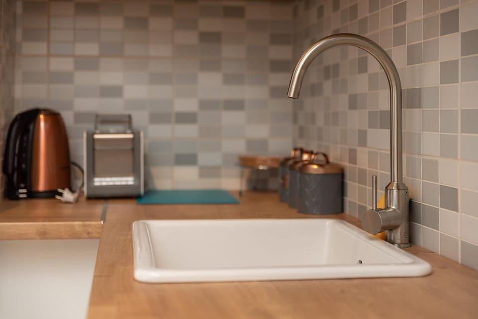 Kitchen or kitchenette, Breakfast
