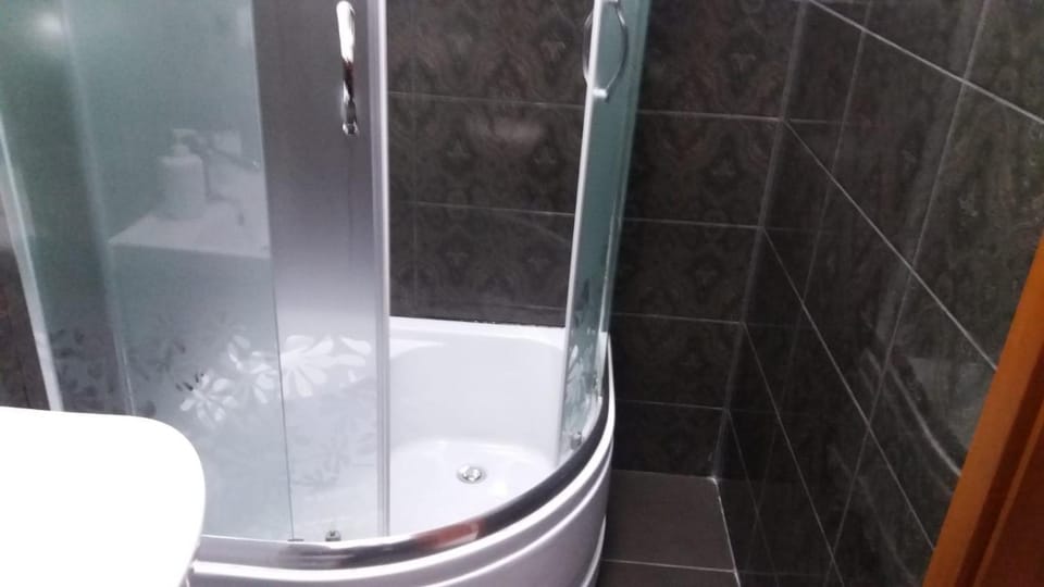 Shower, Decorative detail