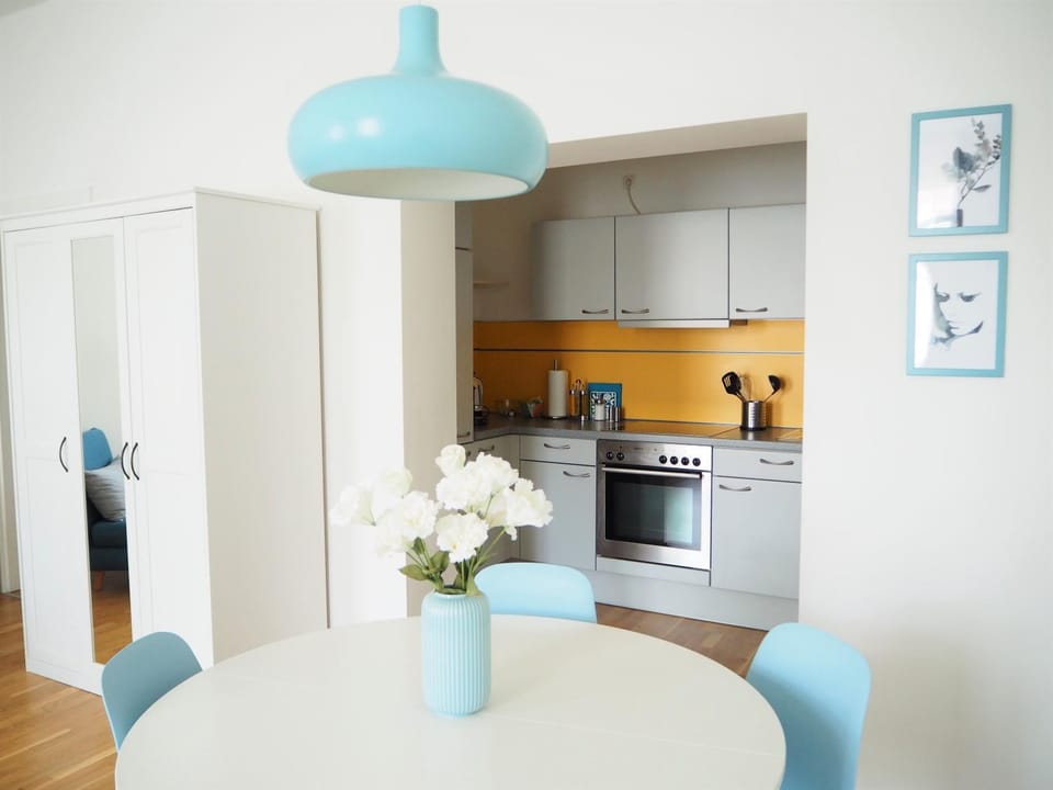 Kitchen or kitchenette, Dining area, dishwasher, minibar, pet friendly, stove