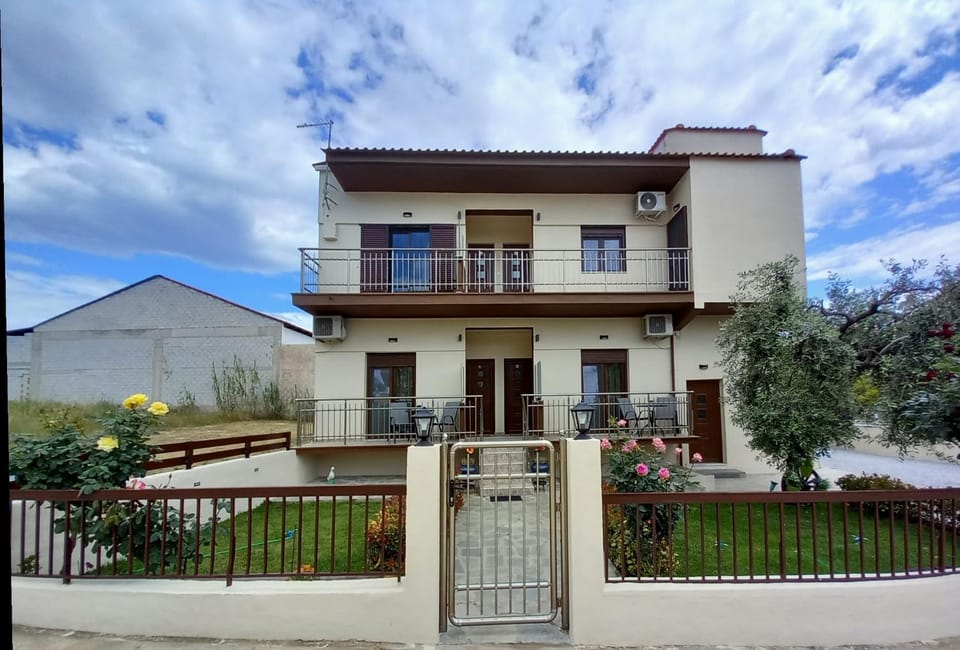Property building, Garden view