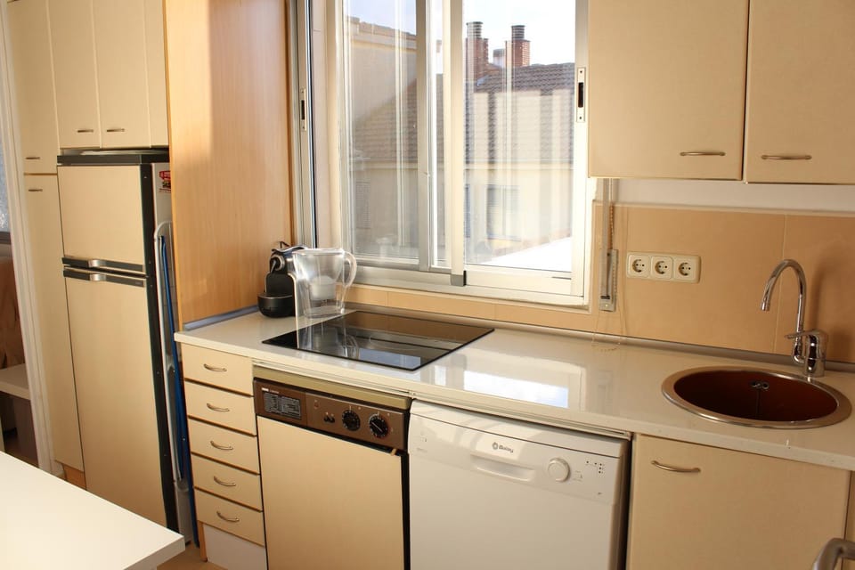 Kitchen or kitchenette, Dining area, On site, Non alcoholic drinks, Sunset, Inner courtyard view