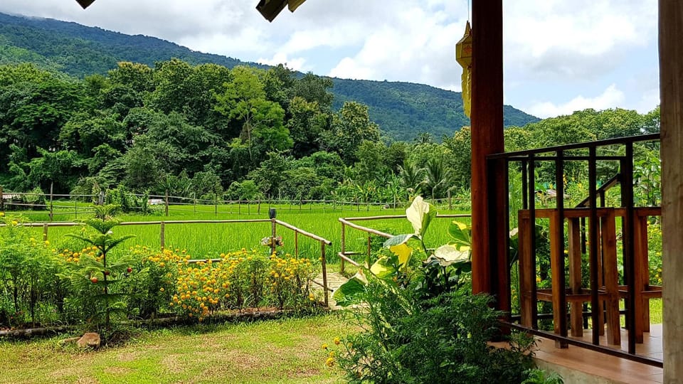 ฮ้างนาตาจันทร์ Farm Stay in Laos