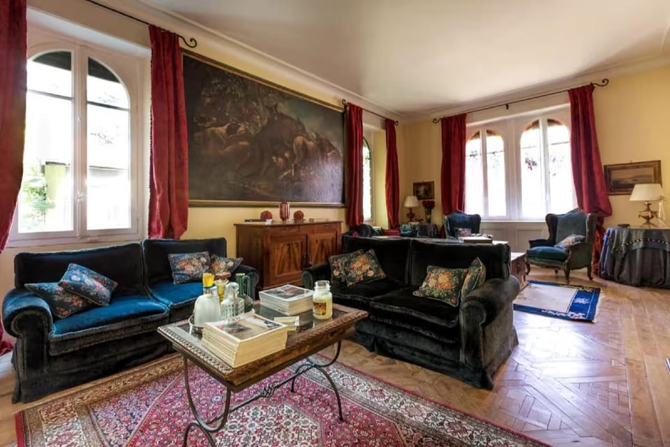Communal lounge/ TV room