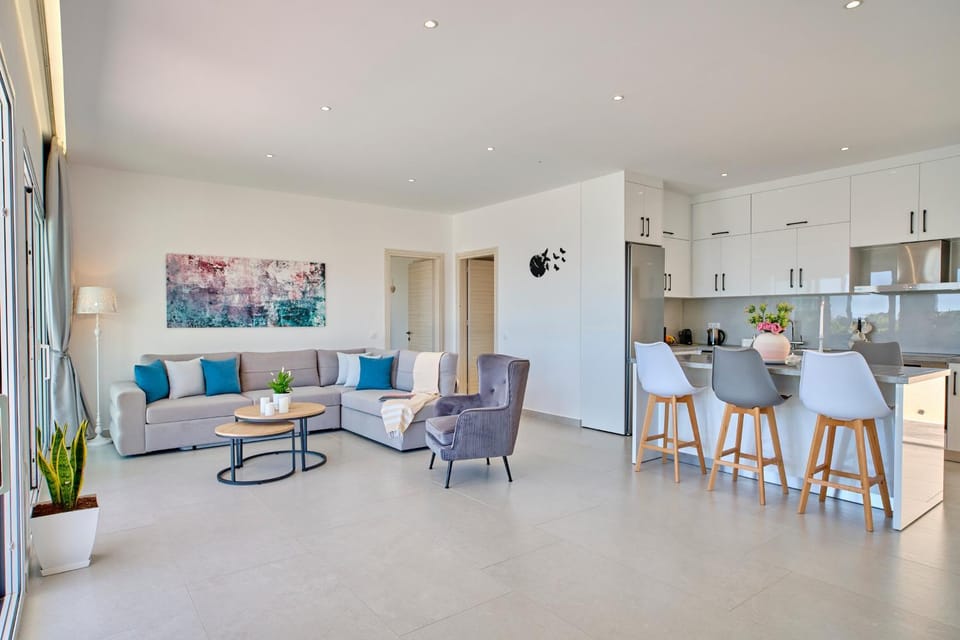Kitchen or kitchenette, Living room, Seating area, Dining area, dishwasher, minibar, pet friendly, stove