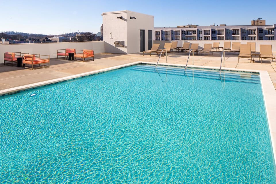 Balcony/Terrace, Swimming pool, Swimming pool