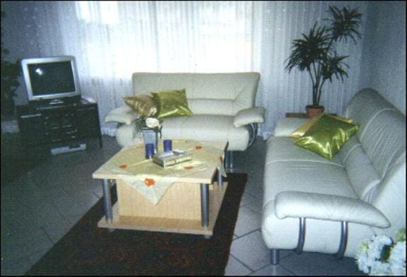 Seating area, Internal: Not applicable to any particular room