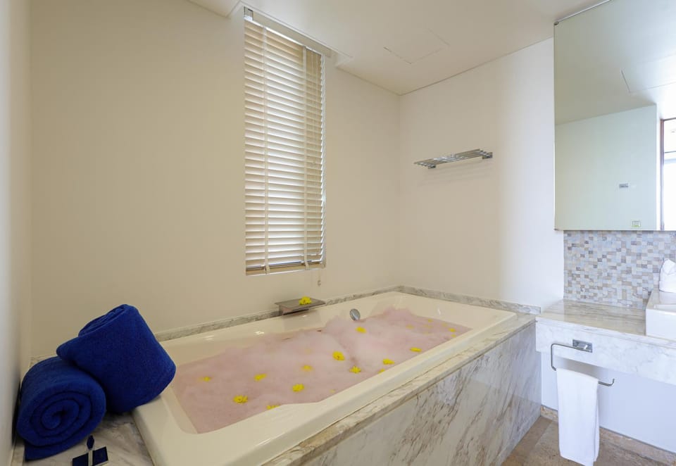 Bathroom, Bath