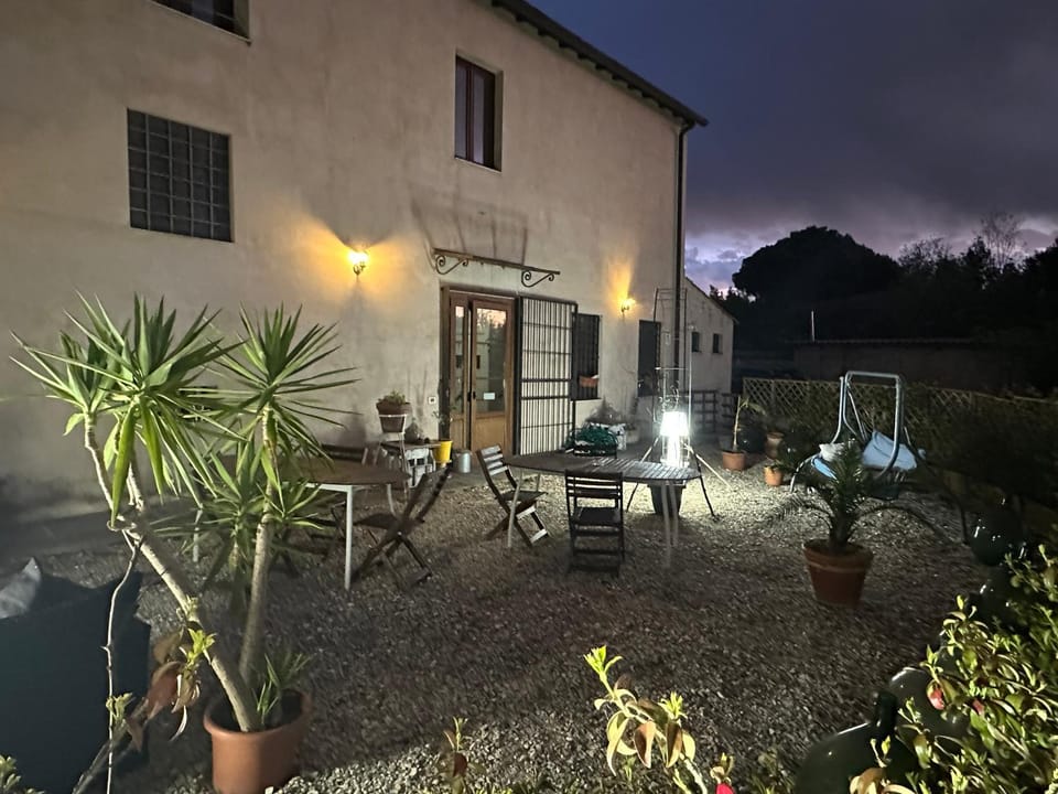 - Il Casale Toscano - 1900 mt from Leaning Tower of Pisa - Checkin from 3pm - Room rental only - No Breakfast - Free Parking - Country House in Pisa