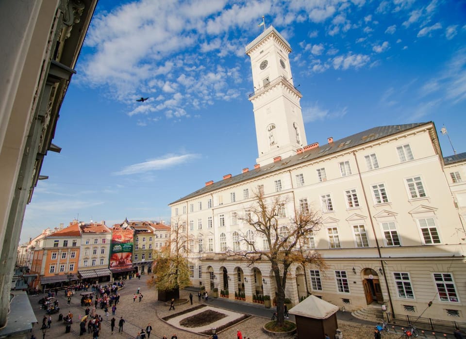 Nearby landmark, City view, Street view