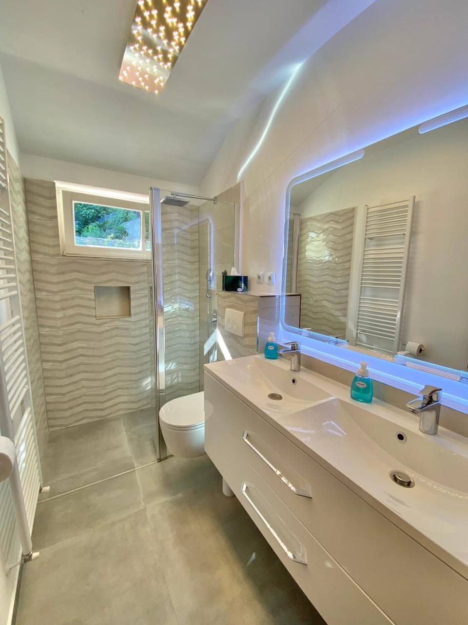 Shower, Toilet, Bathroom
