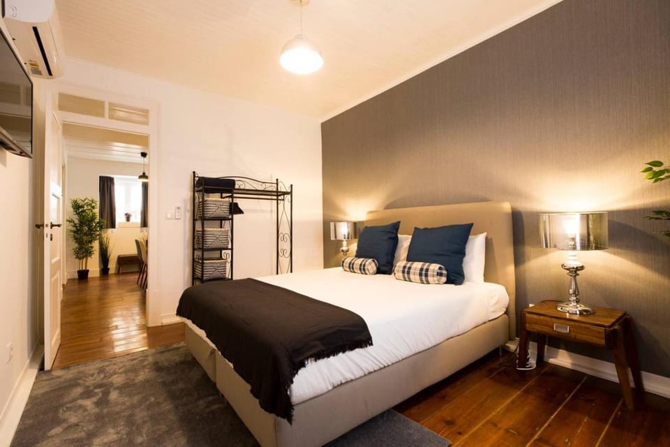 Bed, Bedroom, air conditioner