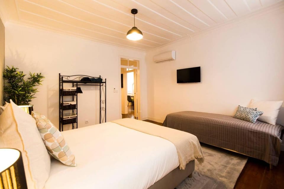 Bed, Kitchen or kitchenette, Bedroom