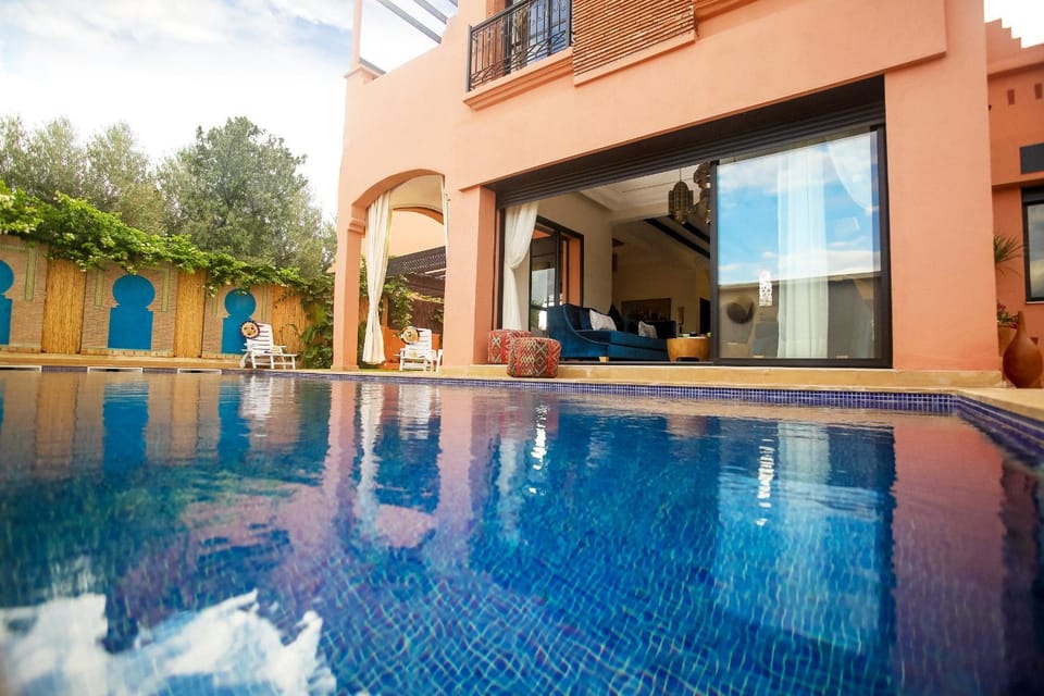 Property building, Swimming pool