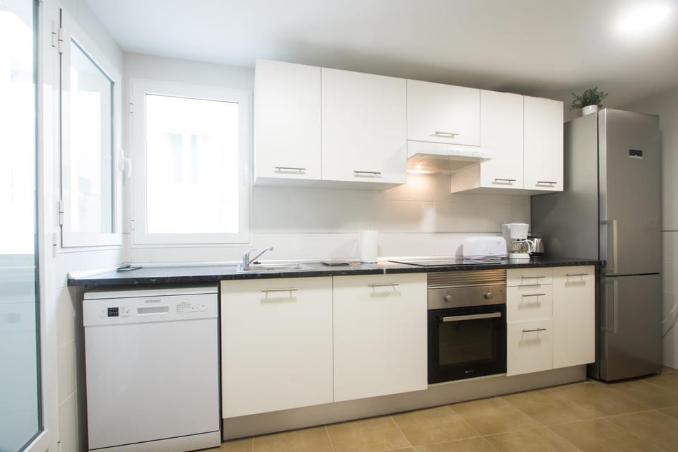 Coffee/tea facilities, Kitchen or kitchenette, pet friendly, stove, toaster