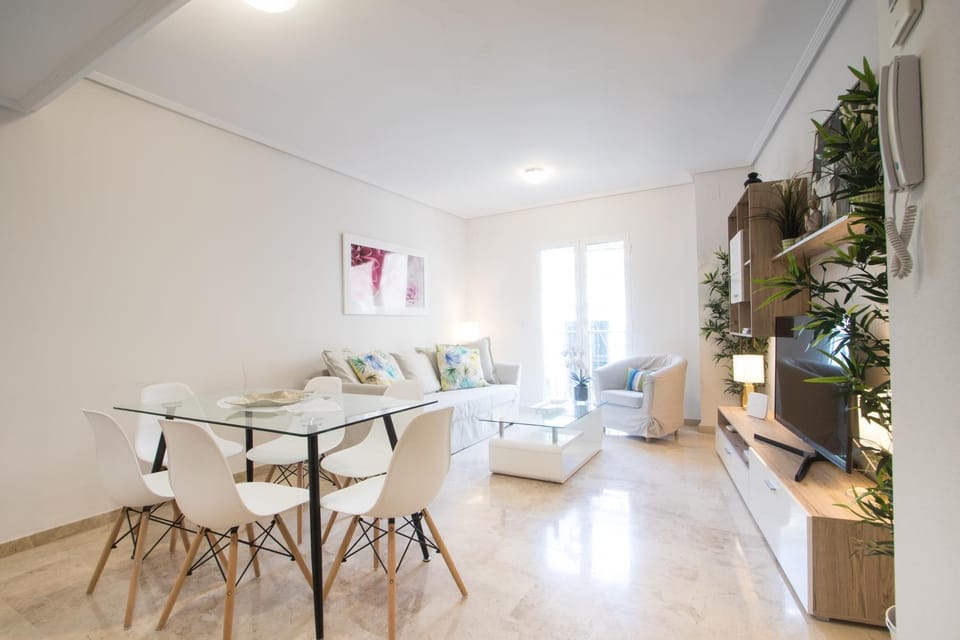 Living room, Photo of the whole room, Dining area