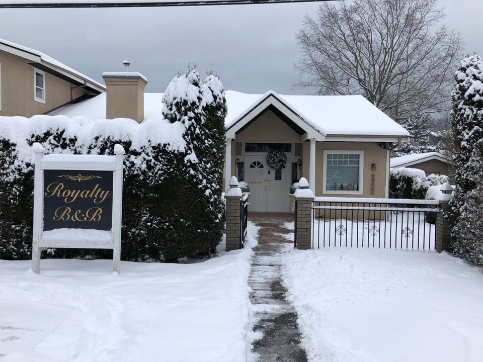 Property building, Winter