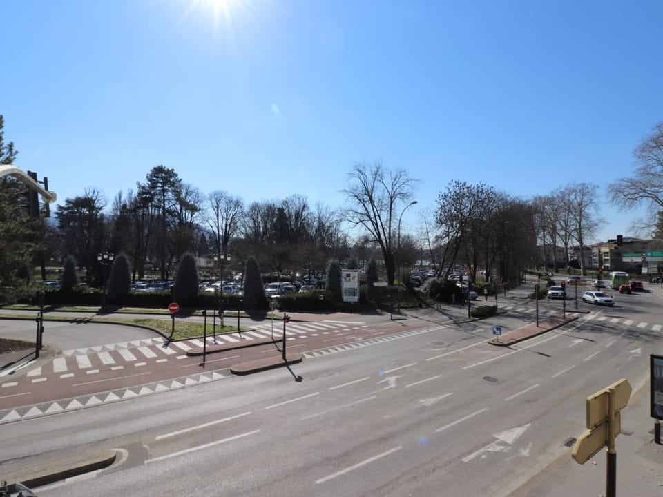 T2 rénové proche plage et centre, parking, animaux, Wi-Fi - FR-1-432-2 Apartment in Annecy